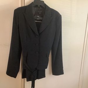 Context size 12 Black Suit